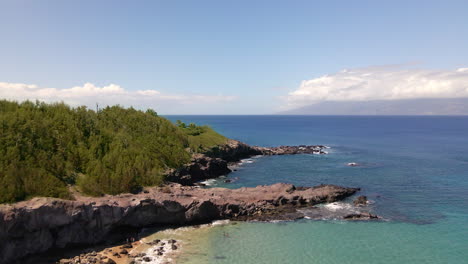 espectacular vista aérea de la bahía de mokuleia en la isla de maui