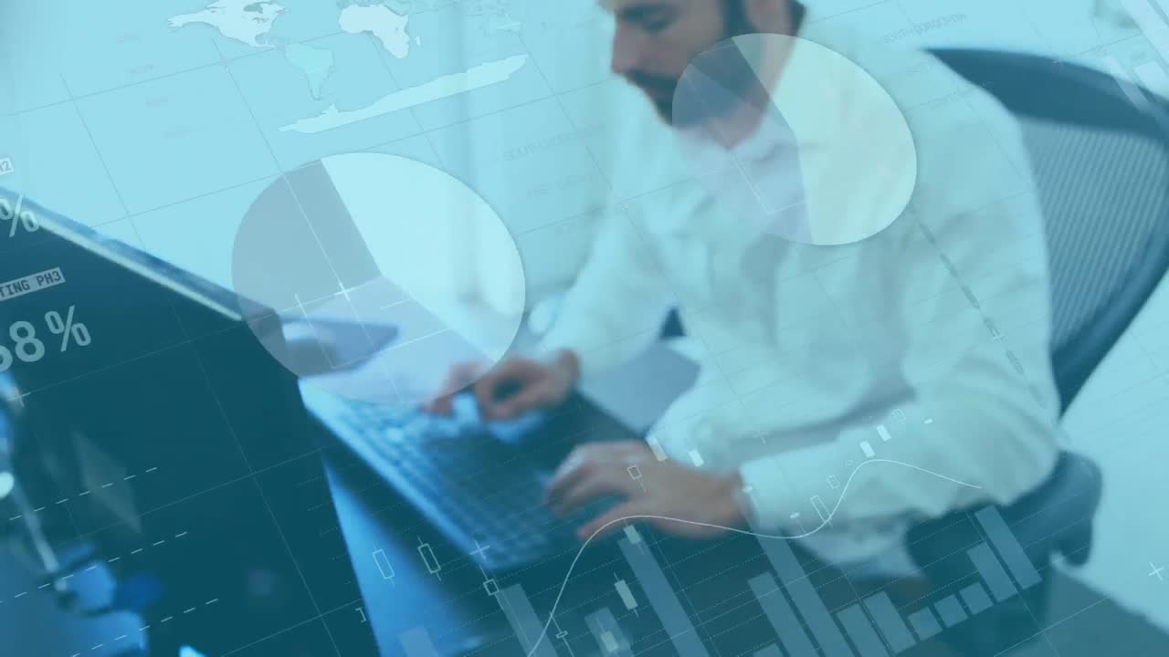 animación del procesamiento de datos financieros sobre el empresario que trabaja en la oficina