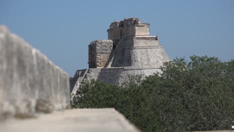 Pyramid-of-the-Magician-at-Uxmal,-Yucatán,-Mexico-from-a-distance