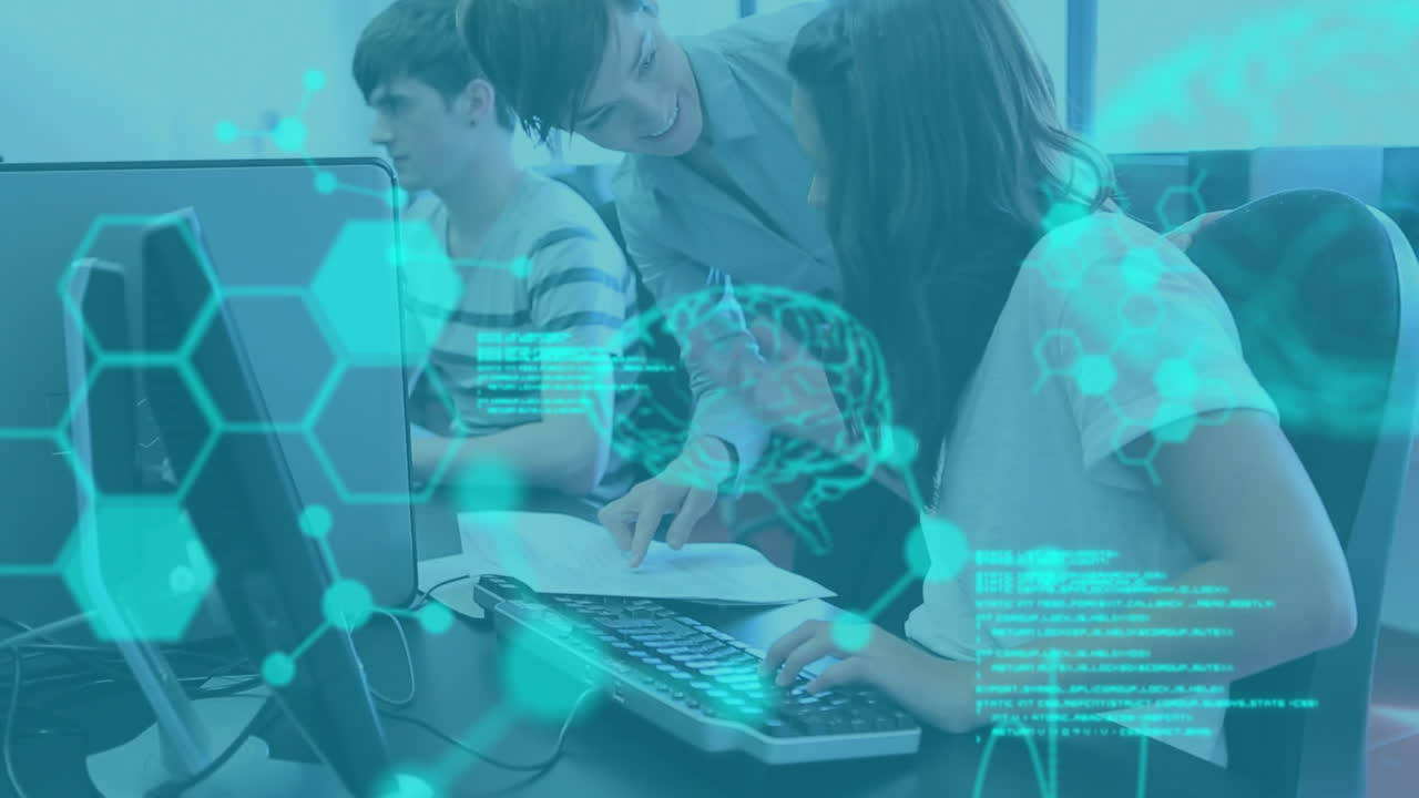 animación del procesamiento de datos en un grupo de estudiantes que utilizan computadoras