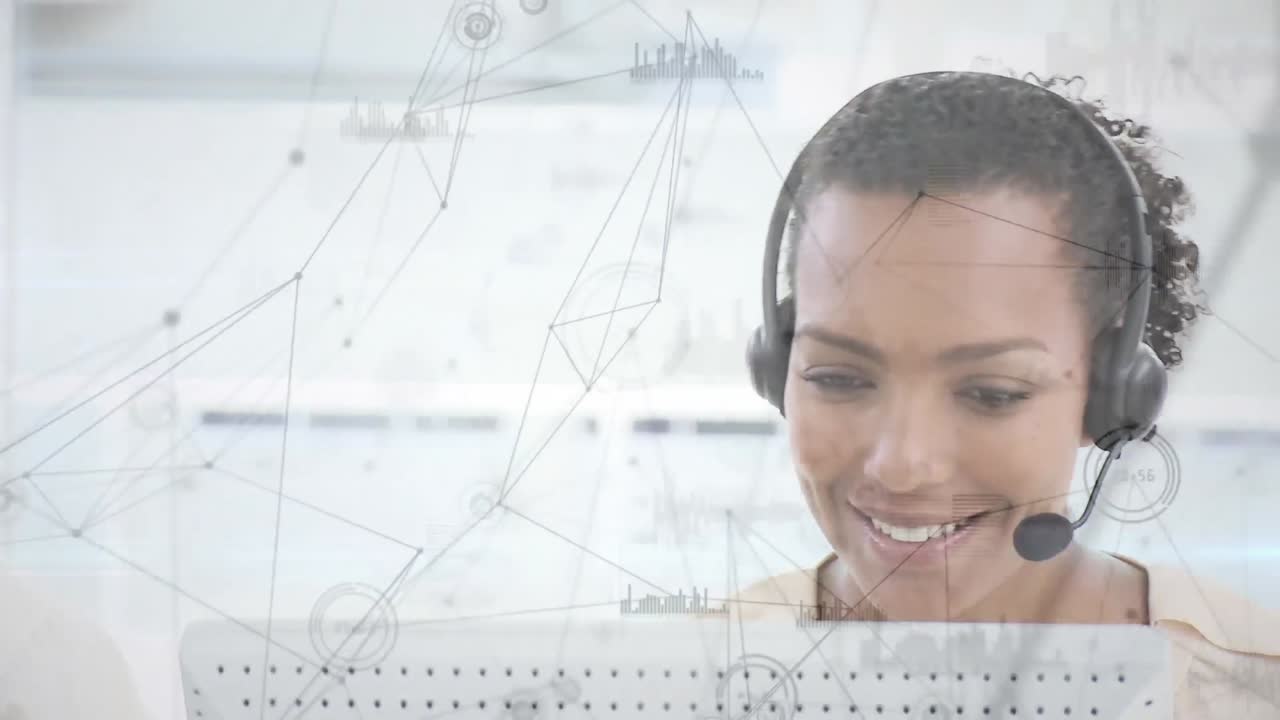 Animação de rede de conexões, estatísticas sobre mulher de negócios usando headsets de telefone