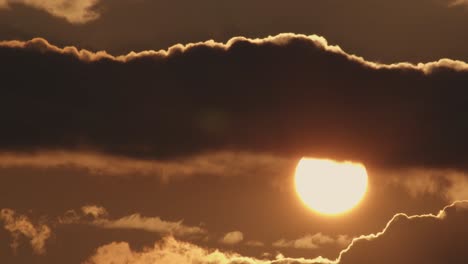 Dramatic-sunset-with-clouds,-static-wide-shot