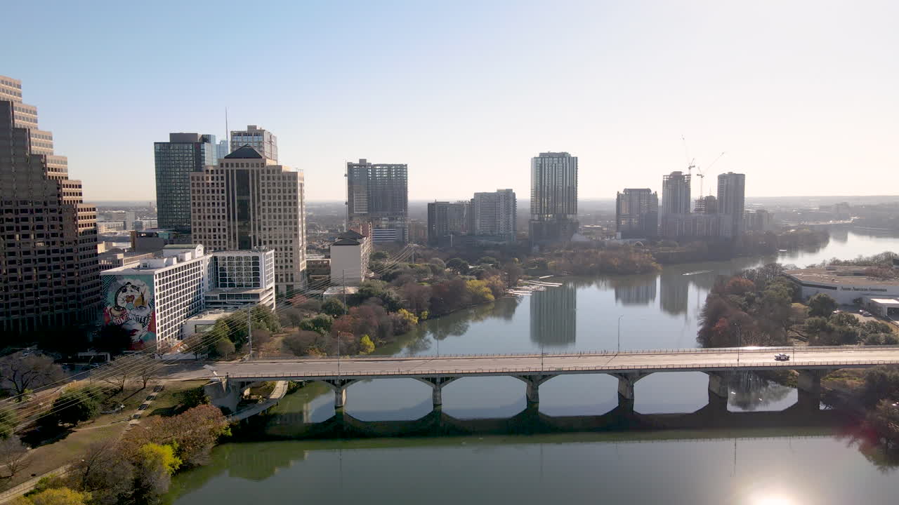Cidade de Austin em 2021, filmagem aérea do centro da cidade.