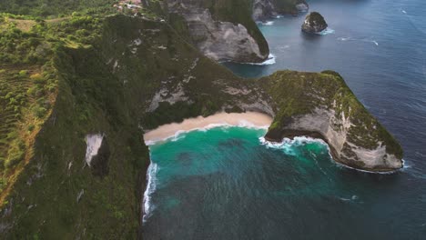 Beautiful-Nusa-Penida---aerial-view-of-the-touristic-attraction-of-Cap-de-T-rex-or-Kelingking-Beach---Indonesia