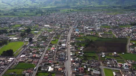 panamericana sur e35 ecuador autopista divide la ciudad machachi vista aérea