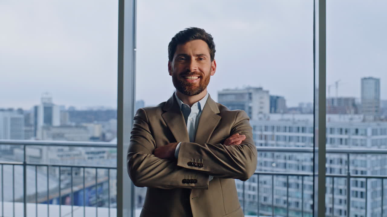 Confident businessman posing cityscape building closeup. Employee crossing arms
