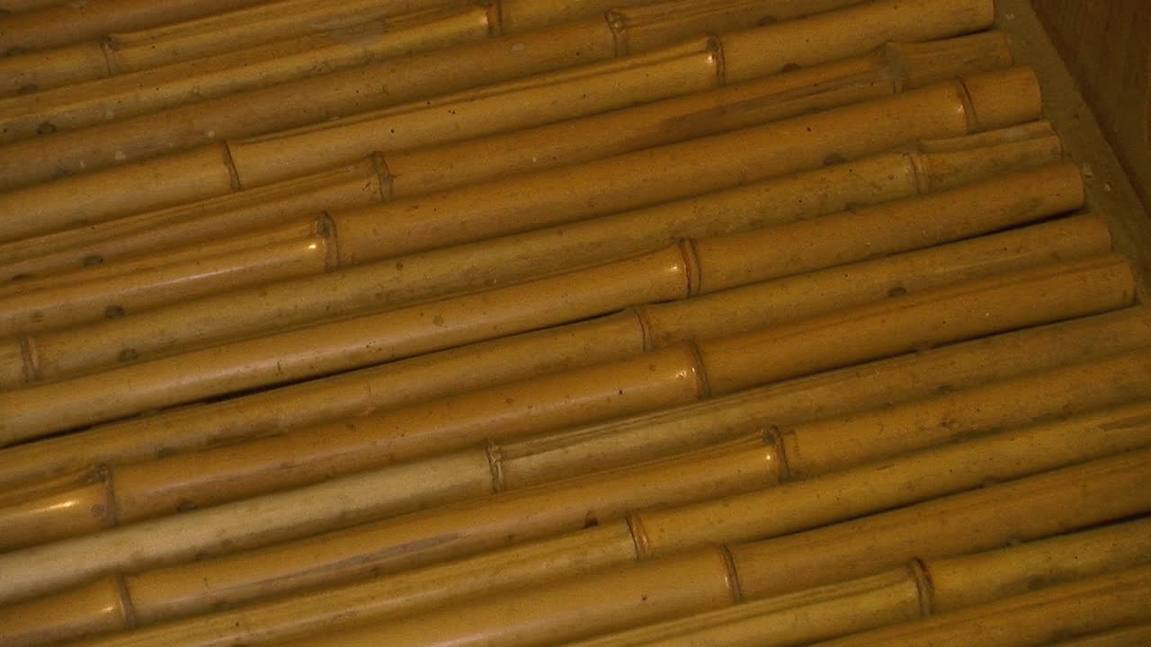 일본 찻집의 대나무 바닥에서 천천히 축소