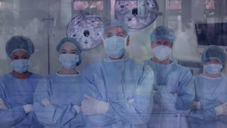 animación de un grupo de médicos cruzando sus brazos sobre la gente en la calle.