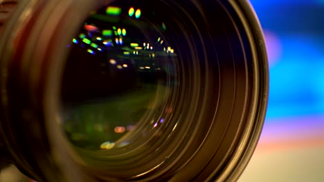 zooming-out process of a camcorder's internal lens in a close up