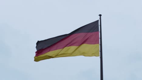 Bandera-Alemana-Ondeando-En-Cámara-Lenta