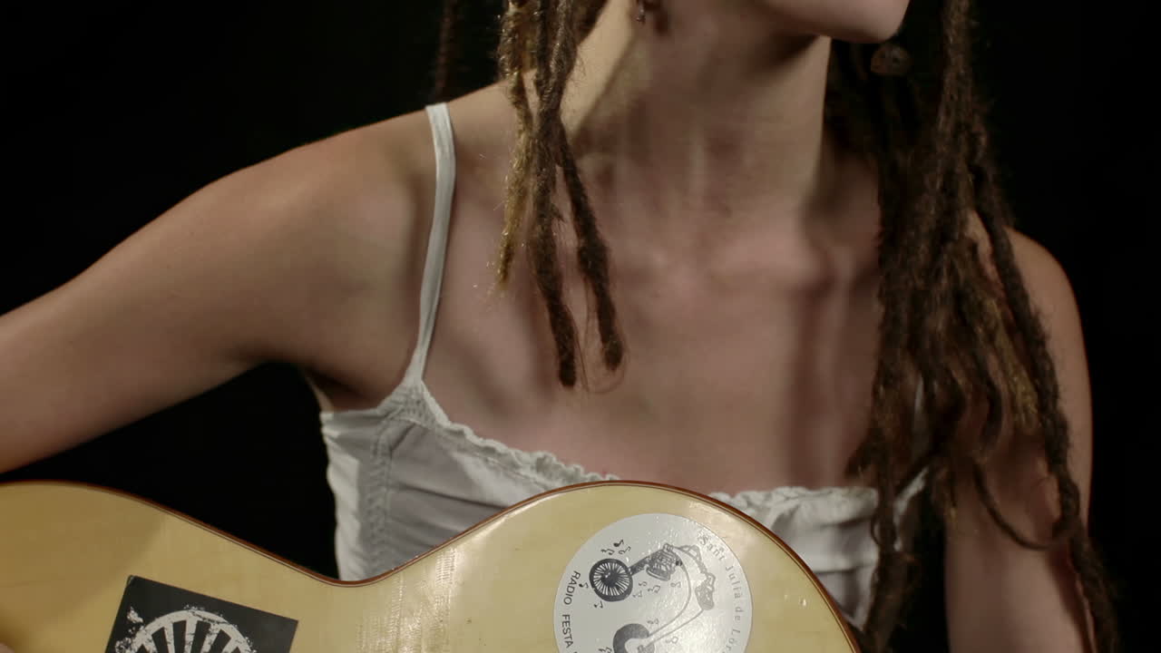 cantante y baterista de percusión