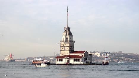 Jungfrauenturm-In-Istanbul