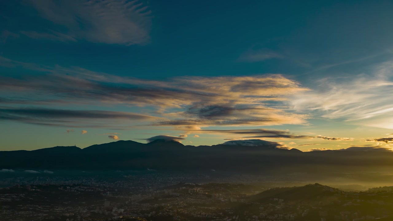 Stunning Time Lapse of Caracas and El Ávila national park during sunset