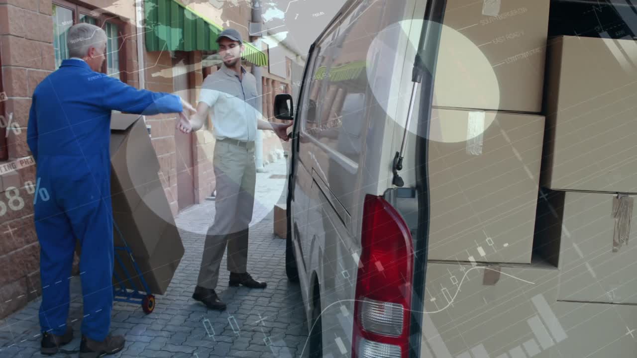 animación del procesamiento de datos financieros sobre el repartidor cargando el coche fuera del almacén