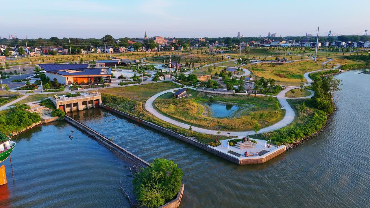 Riverside paths and ponds at Glass City Metropark in Toledo, Ohio from above
