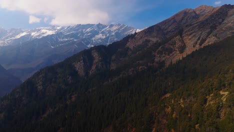 Footage-of-Lahaul,-Spiti-Valley-showing-Winer-colours-of-the-frozen-mountains-of-the-Himalayas