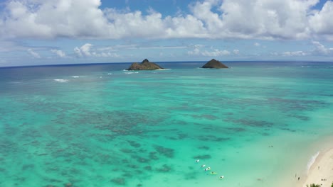 island of moku iki and moku nui off the coast of oahu, hawaii