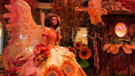 Beautiful-butterfly-sculpture-in-the-butterfly-garden-at-the-Bellagio-Hotel-and-Casino