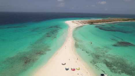 kite surfers y su ubicación de base, isthmus cayo de agua