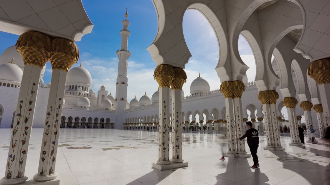 abu dhabi luce solare grande moschea sala principale panorama 4k timelapse uae