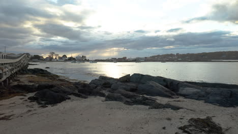 Forward-tracking-shot-of-Bailey-Island's-low-cove