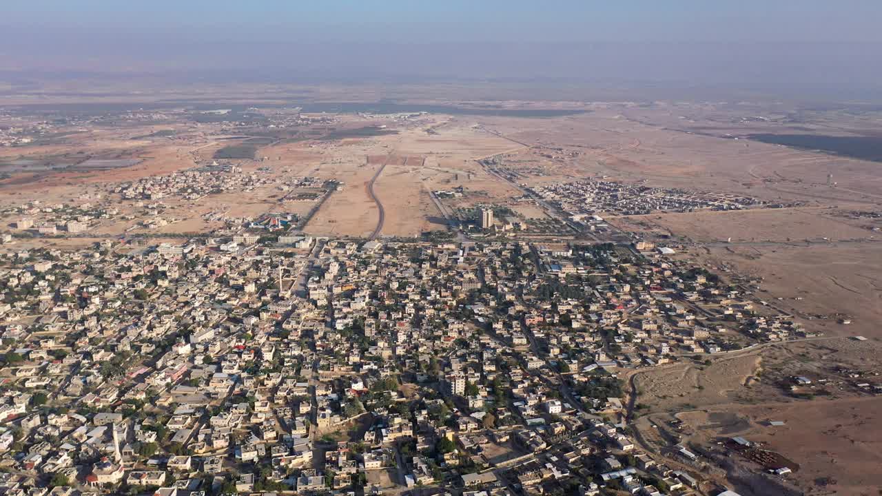 vista aérea sobre la ciudad de jericó en el territorio palestino techos