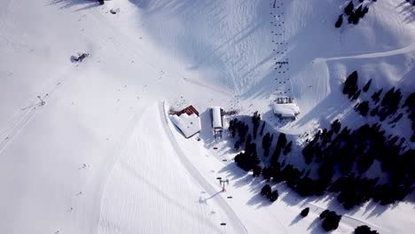 奧地利提羅爾阿爾卑斯山滑雪場的滑雪場