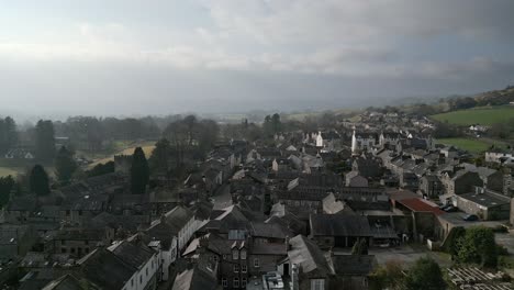 imágenes aéreas cinematográficas de sedbergh village, el lugar ideal para escaparse en cualquier época del año