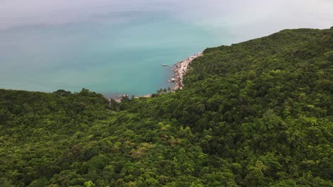 Drohne-Luftsichtpunkt-Von-Koh-Phangan,-Ko-Phangan,-Surat-Thani,-Thailand:-Flaschenstrandsichtspunkt,-Blauer-Himmel-Mit-Wolken,-Schöner-Tropischer-Strand-Und-Blaues-Meer