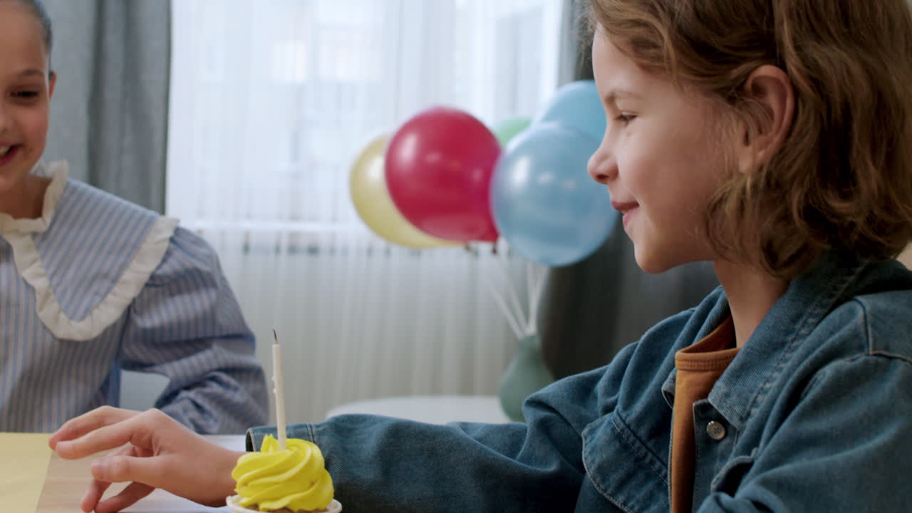 생일아이 개막 선물