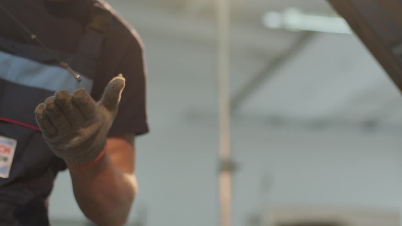 자동차 엔진 오일 검사: 건강 및 유지보수 자동차 개념