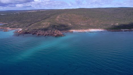 Flying-towards-castle-rock,-Western-Australia