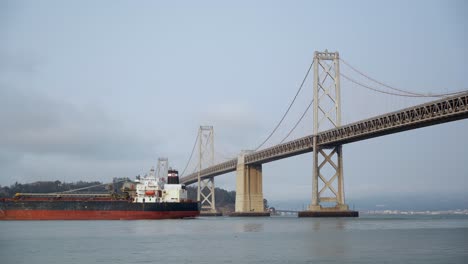 Puente-De-La-Bahía-De-San-Francisco-En-Un-Día-Nublado,-California-08