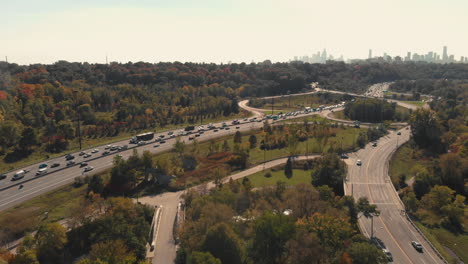 Color-De-Otoño-Sobre-Don-Valley-Parkway-Toronto-Ontario-Canadá