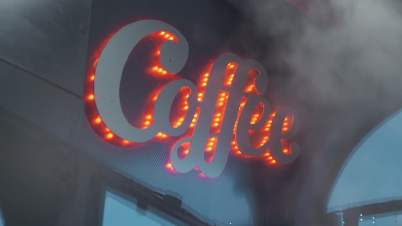 signo de café moderno dentro de la cafetería de mano en tiempo real