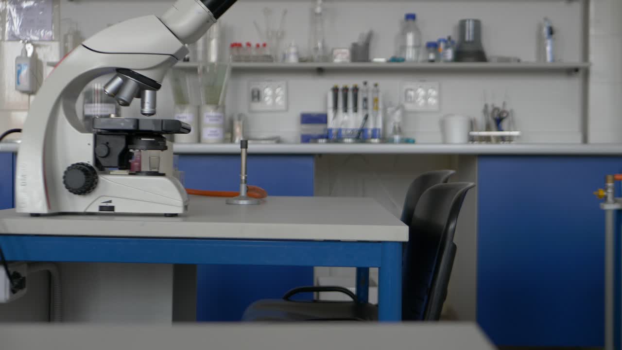 vista de cerca del equipo de laboratorio