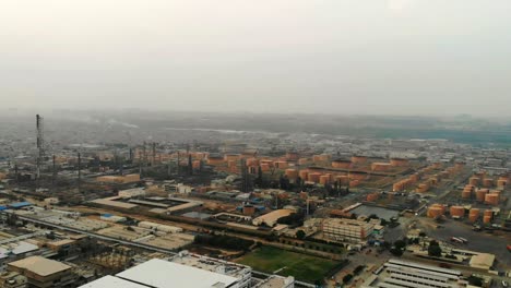 Vista-Aérea-De-Las-Instalaciones-De-La-Fábrica-En-Karachi