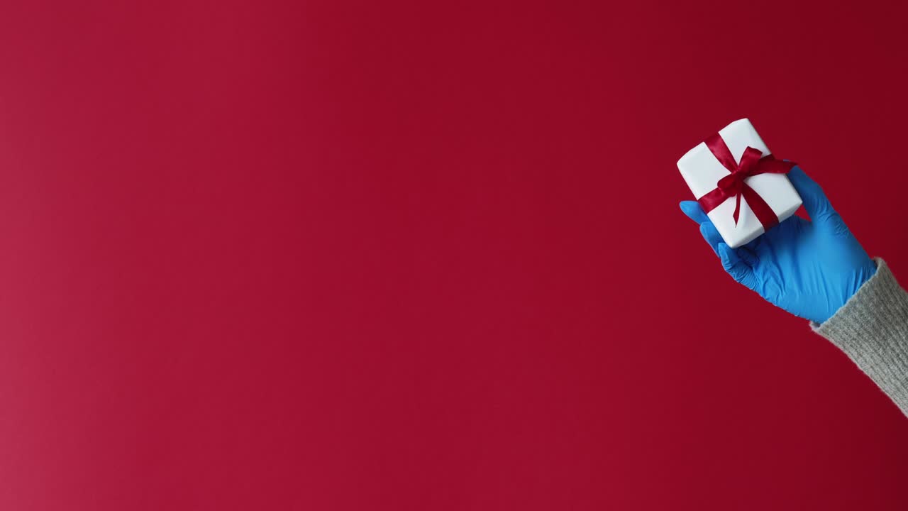 pandemic holidays gift coronavirus new year 2021