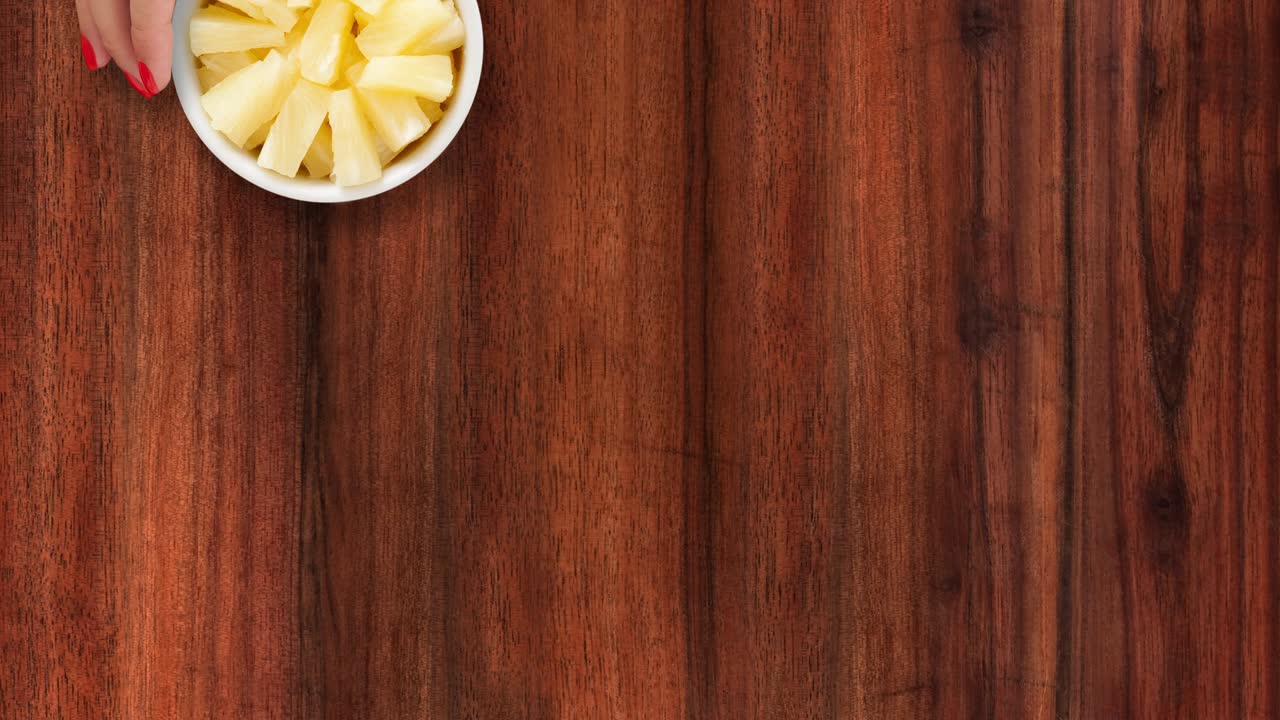 개진 파인애플 을 바치는 것