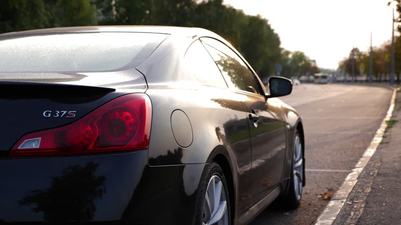 Black Infiniti G37S Coupe Rear View