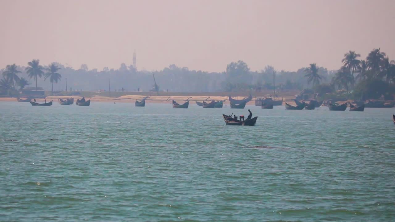 Muitos barcos e a costa, St.