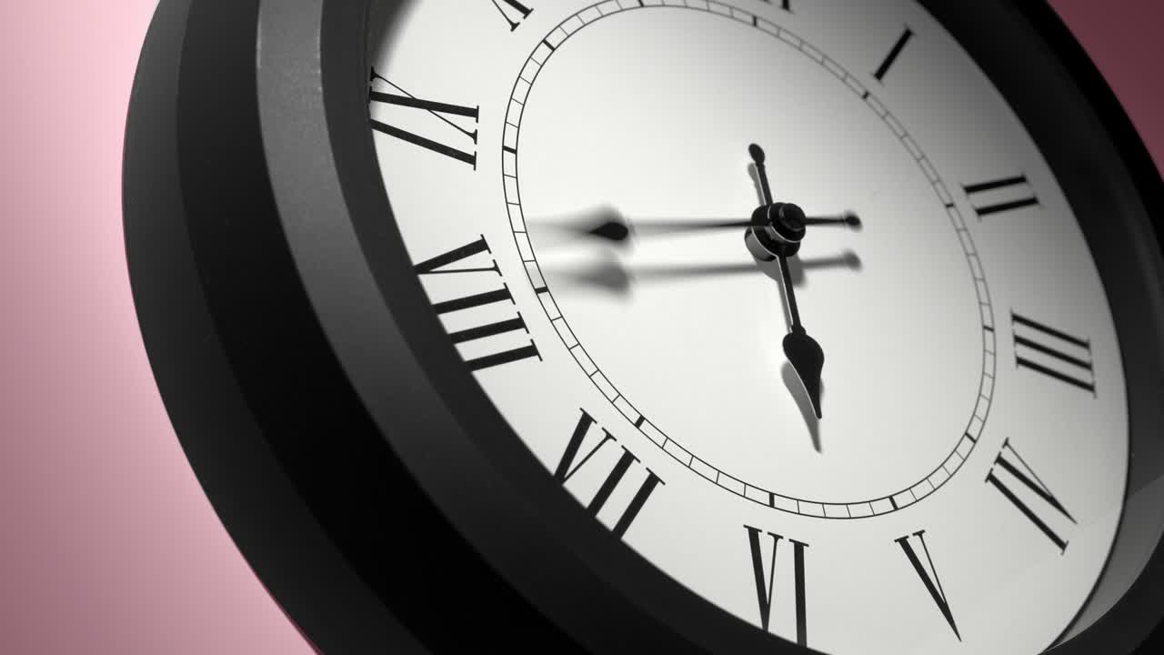 reloj latino en rosa rosa pared en el lapso de tiempo