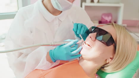 procedimiento de limpieza dental