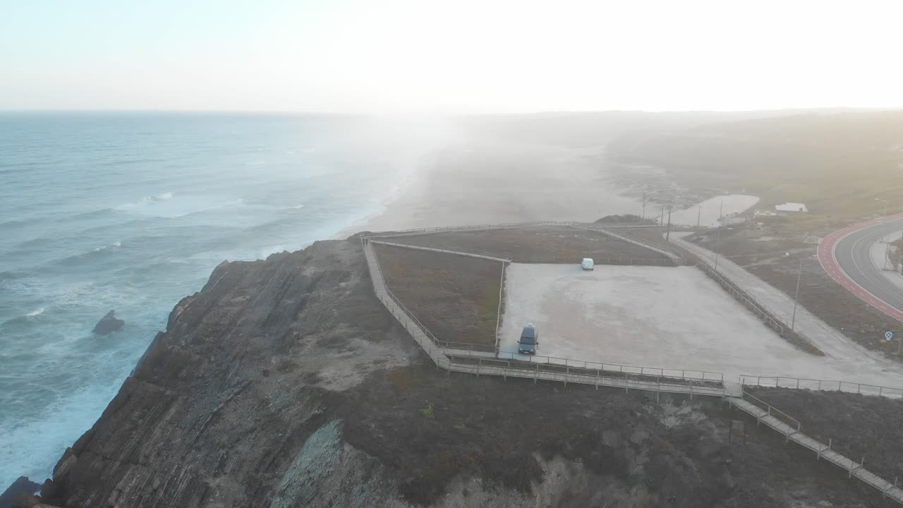 포르투갈 카르보에이루의 알가르베 해안에 있는 유서 깊은 등대