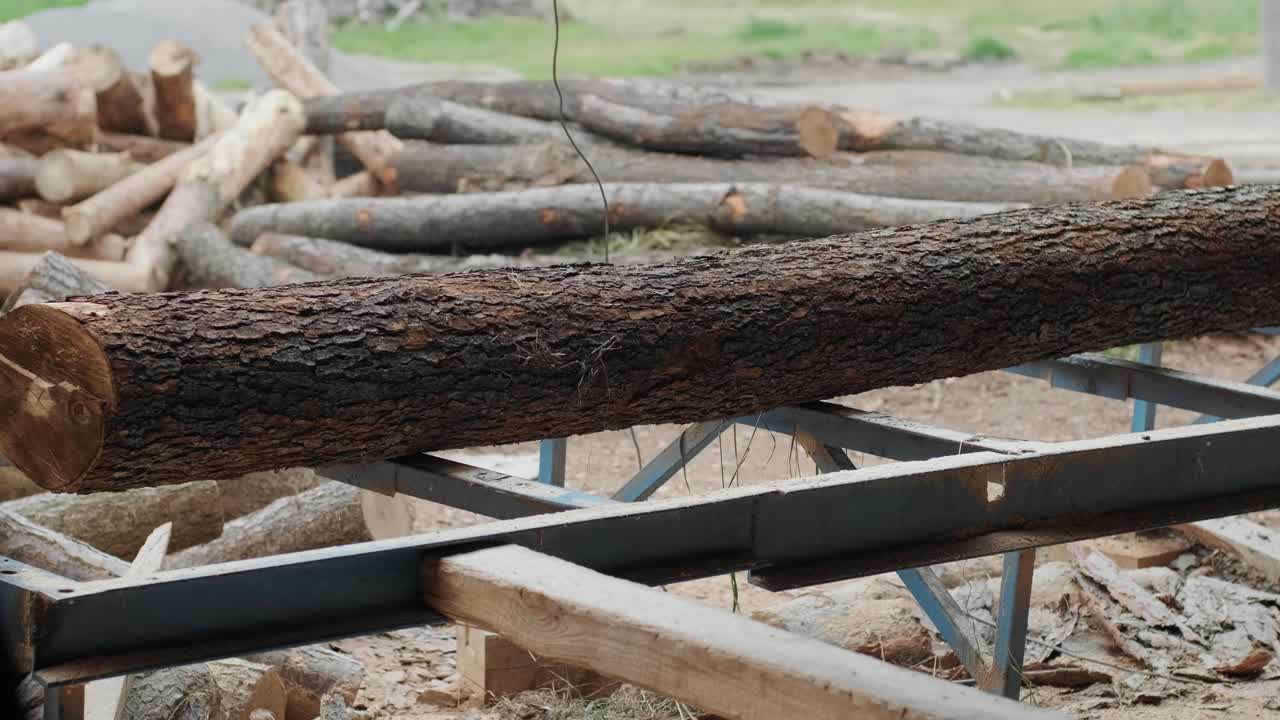 목재 생산 공장에서의 기 기계, 목재 재료 가공 및 기 공장에서의 절단, 목재 공장에서의 제조 과정, 자동 원형 기