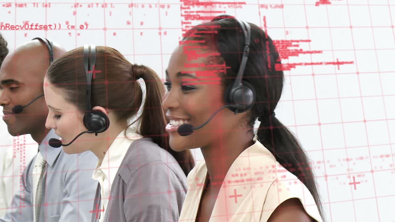 animación del procesamiento de datos sobre personas de negocios que usan auriculares telefónicos