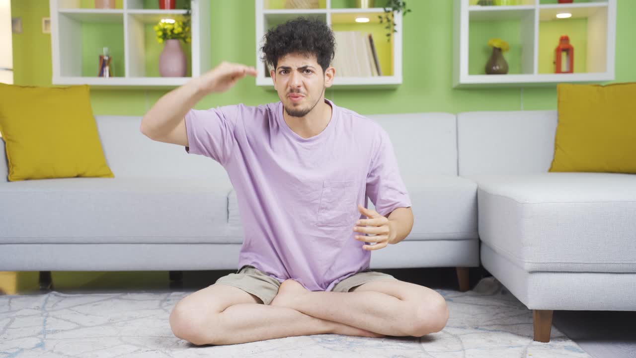 야심차고 결단력 있는 젊은이가 동기를 부여합니다.