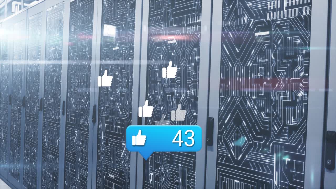 Blått snakkebobleikon som dukker opp i datasenter med økende antall likerklikk som viser vekst i engasjement.