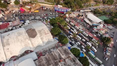 aerial view of the cuernavaca market with its intense traffic at the entrances and exits