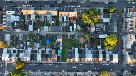 Top-down-view-of-city-block-in-American-town